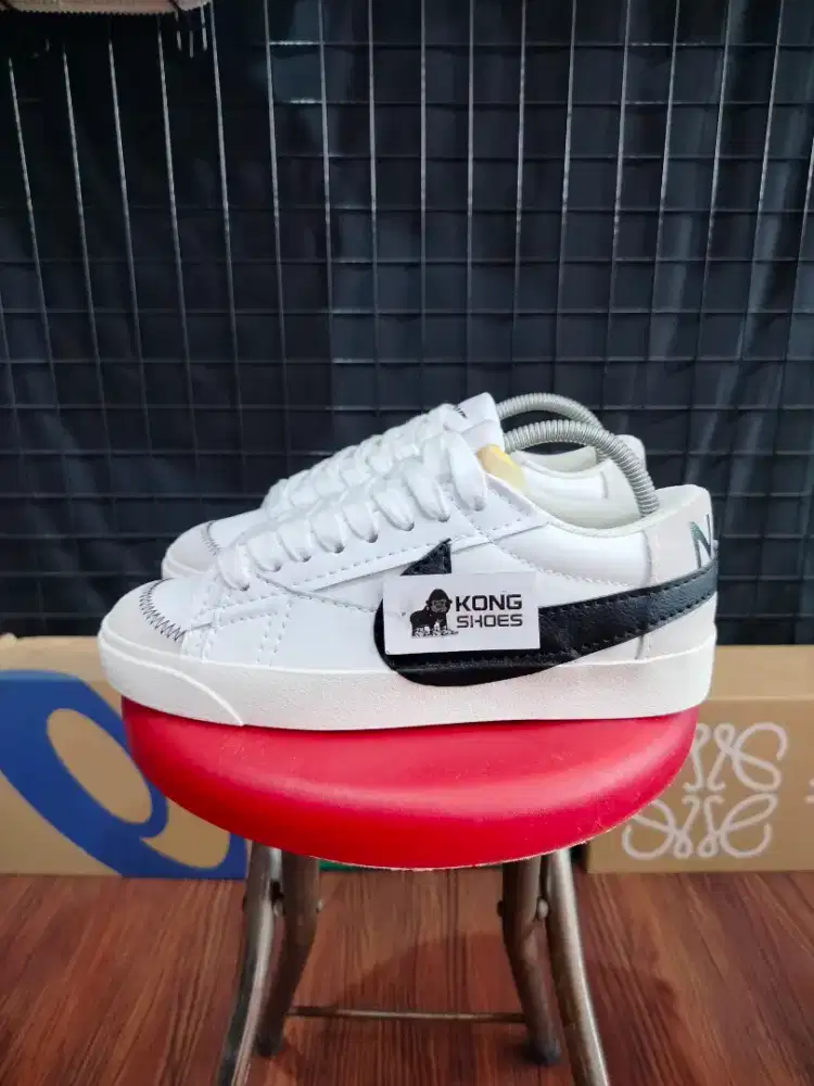 SEPATU BLAZ LOW JUMBO WHITE BLACK