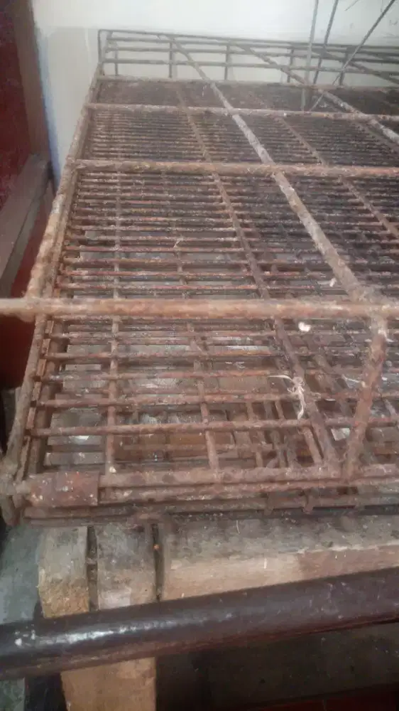 kandang besi jumbo bekas helder