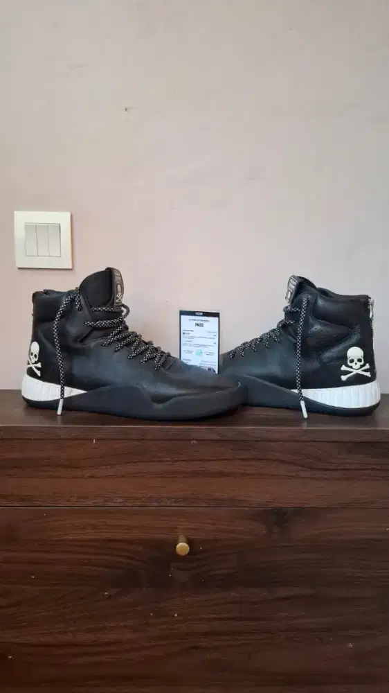 Sepatu Adidas Mastermind
