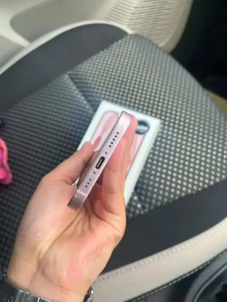 iPhone 15 pink 128