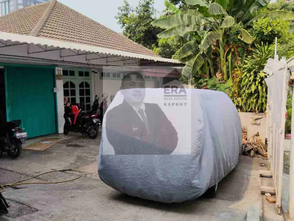 Disewakan rumah besar pinggir jalan cocok untuk kantor atau Gudang.