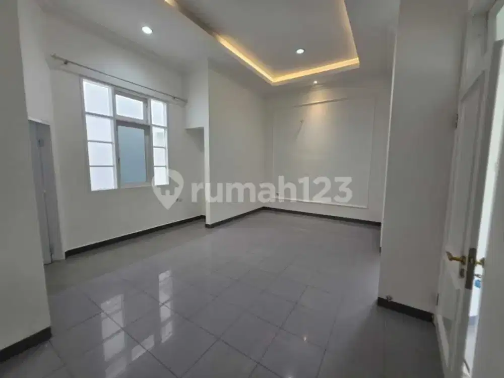 Dijual Rumah di Gading Kirana Uk 9 X17 2 Lantai Hadap Utara KT 3 +1 KM 3 +1 SHM PLN 4400 Watt Pam Harga 5,5 M