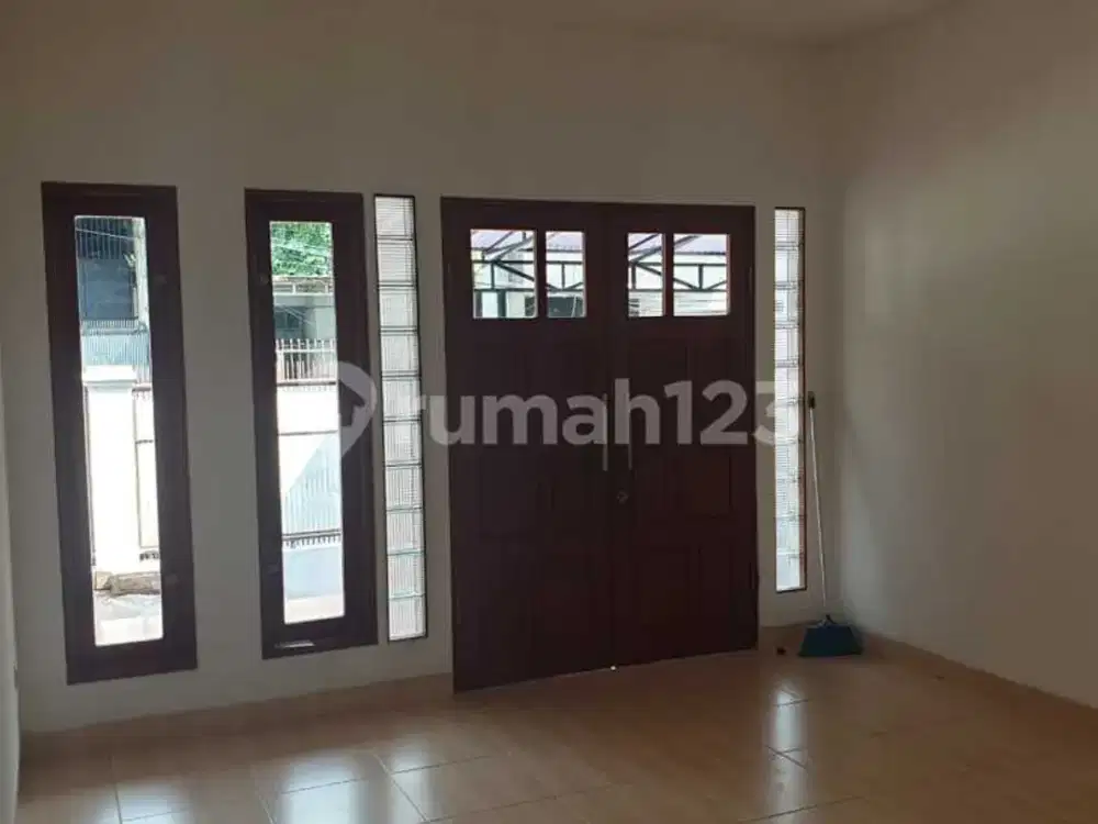 Dijua Rumah Tunjungan Raya Tomang Listrik 5500