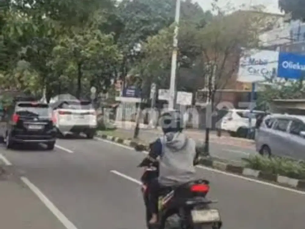Jl Meruya Raya Lebar 16 M,Panjang27.5 M Luas 440 M Jual Rp 27 Jt/ M SHM Sewa Per Thn Rp 400 Jt Nego