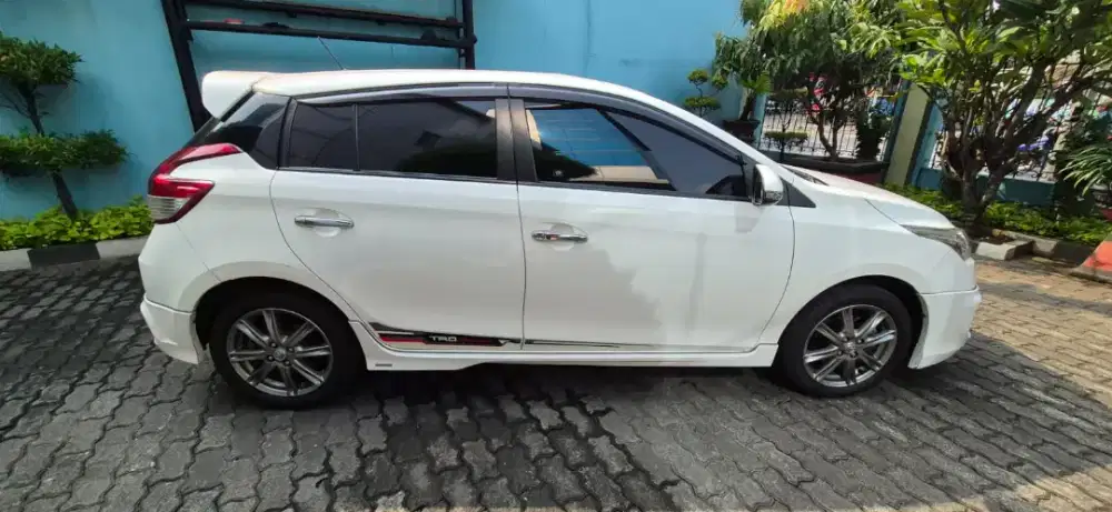 Toyota Yaris-S Bensin AT (KM Rendah + Asuransi aktif)