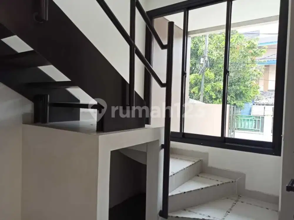 Brand Newtown House Modern Minimaliscengkareng Baratrumah Barulokasi Strategisdesain Modern- Ukuran 5 X 14- LB 101- 3 Kamar Tidur- 3 Kamar Mandi