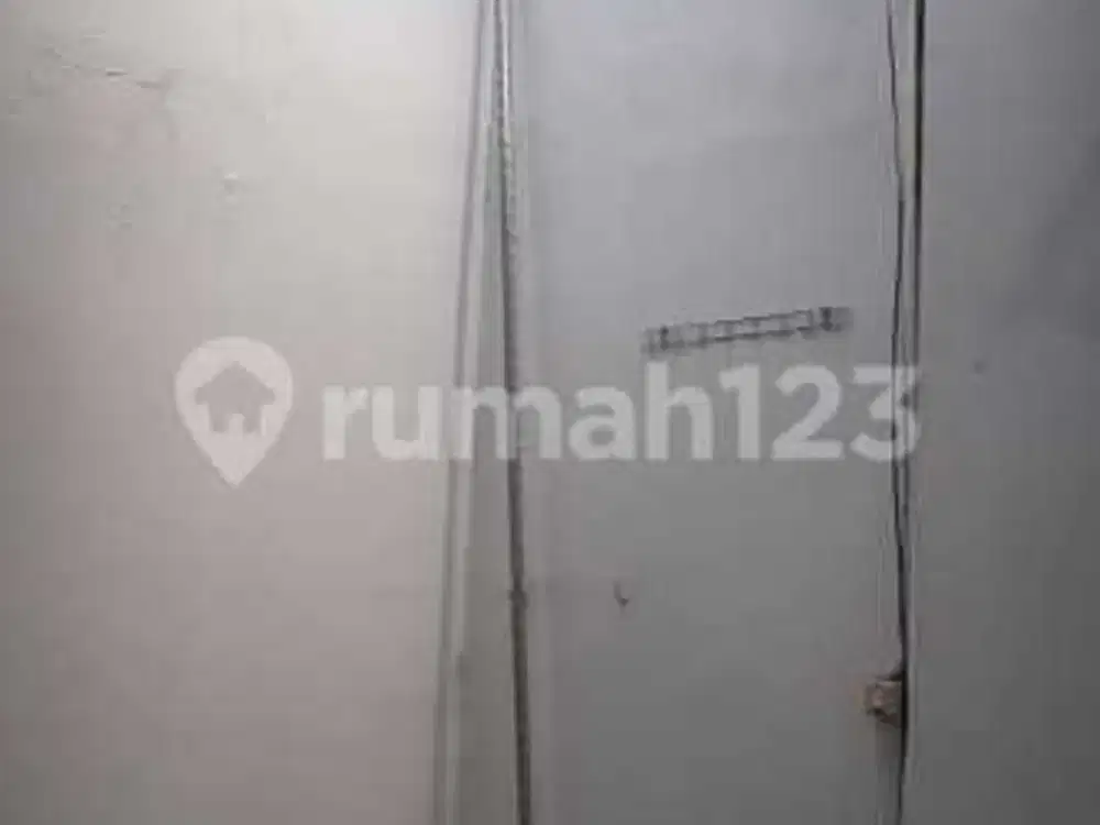 Dijual Rumah di Golden Palm Residencejakbar LT 6 × 12,5 ( 2,5 Lantai)Kt 3 KM 2Listrik 4400 Wattair Pamsertifikat Hak Milik Full Funish Tinggal Ma