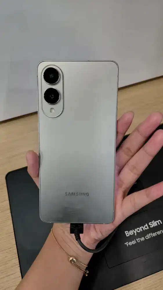 KREDIT SAMSUNG S25fe