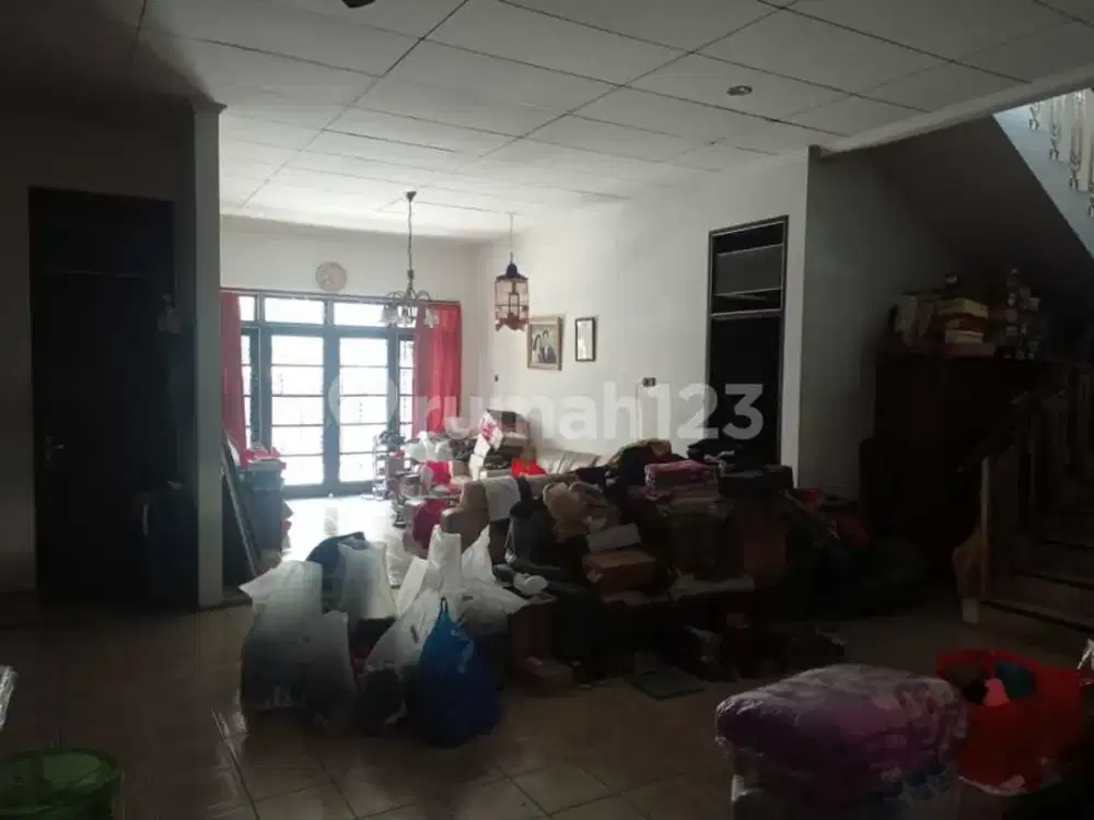 *Jual Cepat*Rumah Standar 2 LT Kelapa Gading Jakarta Utara Luas Tanah *16X20 = 320M*Bangunan *350M**Kt 4+1 = 5. KM 3+1 = 4 Garasi 4**Shm*Listrik