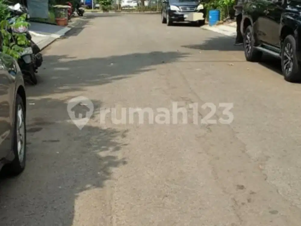Dijual Rumah di Kelapa Gading,4 Kt,4 Km,Dua Lantai
