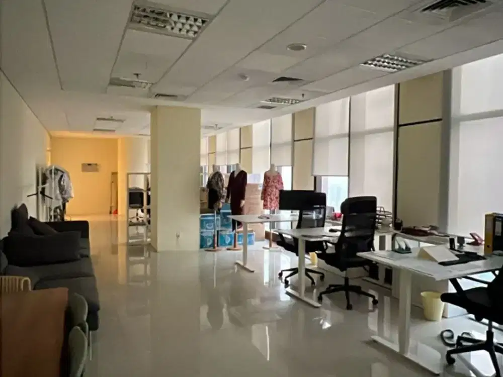 Alamanda tower unit kantor dijual/disewa, lantai tinggi city view lokasi strategis depan tol JORR. sudah tersewa bagus untuk investasi & pasif income