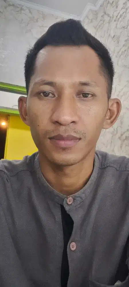 Cari loker driver pribadi.