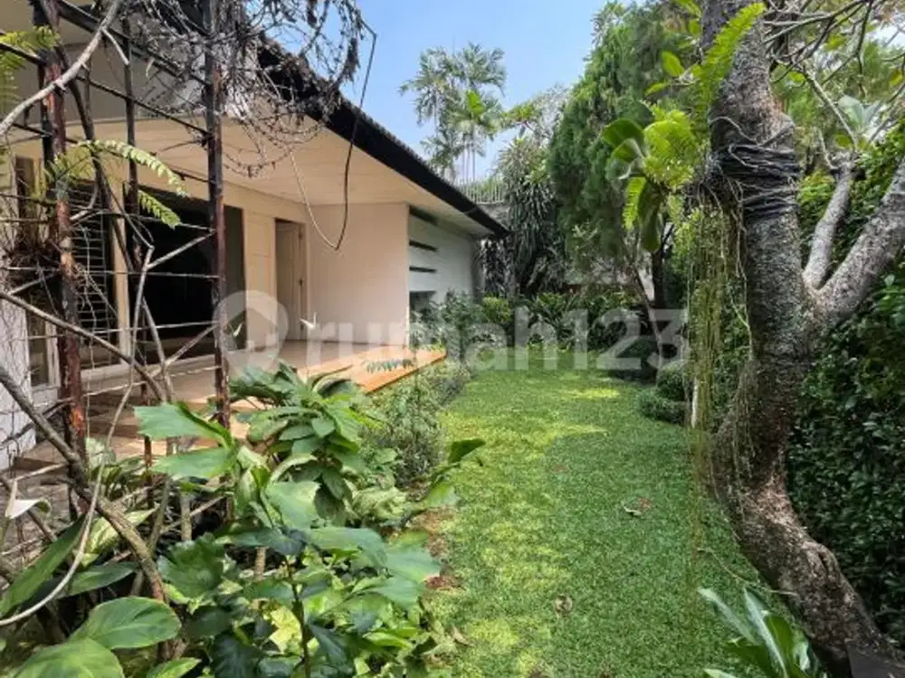 FOR RENT Jl. Widya Chandra - Jakarta Selatan