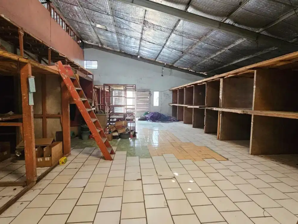 Termurah Rumah Rendeng Cocok untuk Gudang dan Kantor di Kopo Permai Kota Bandung Akses Jalan Besar