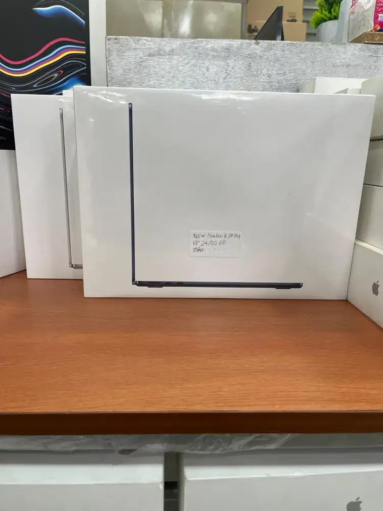BNIB Macbook Air M4 13 24/512GB Garansi Inter 1 Tahun