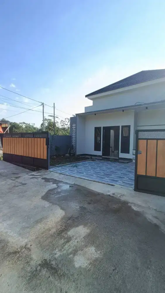 Rumah baru siap huni nempel jalan dekat kampus unnea