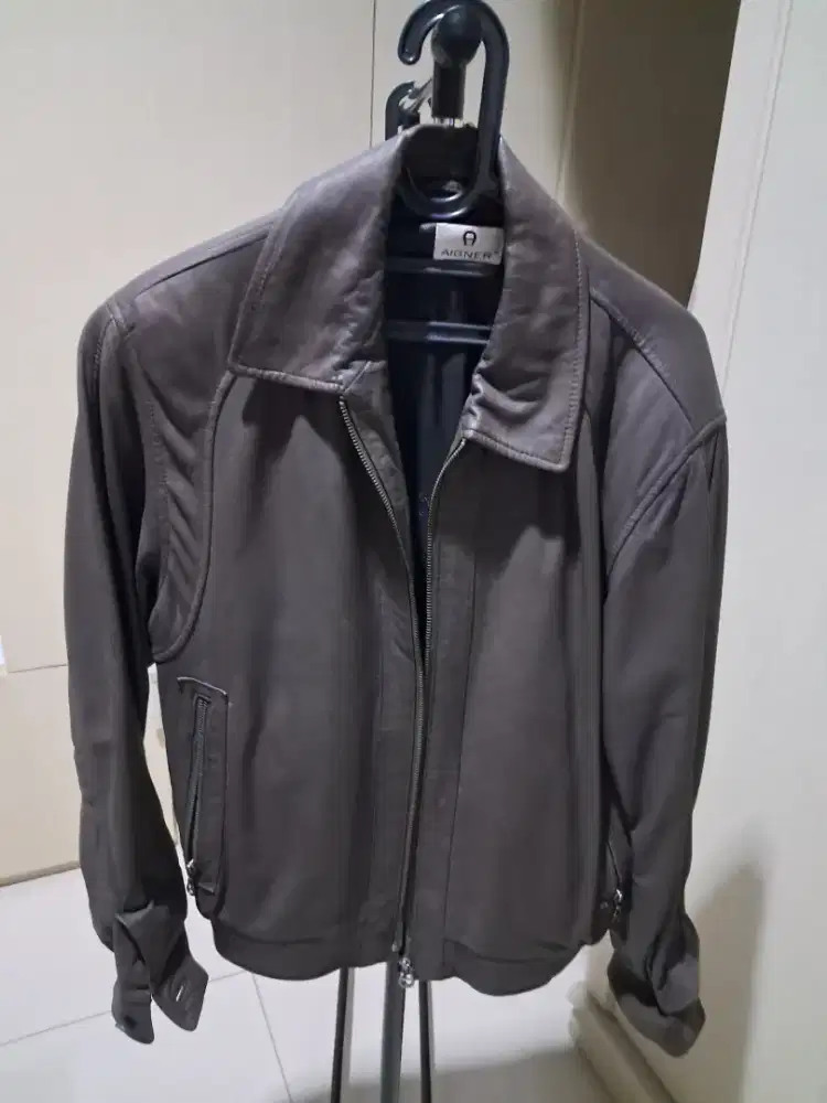 Jual jaket kulit Aigner