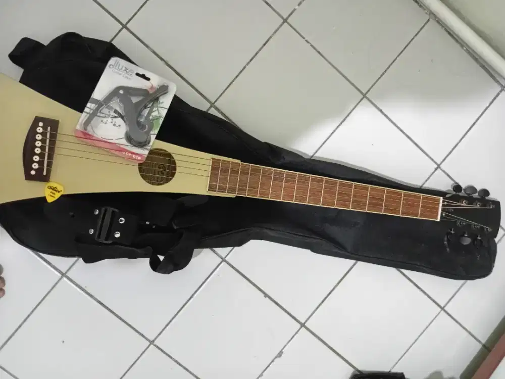 Gitar akustik backpacker
