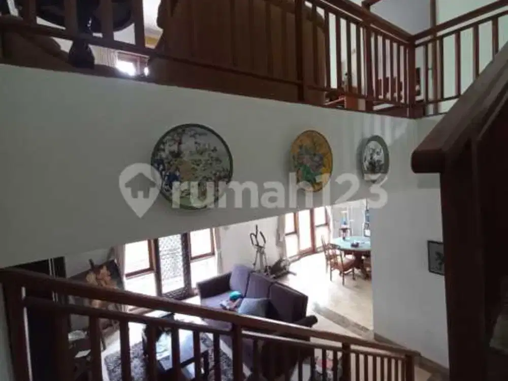 Rumah Bagus di Kemang Lokasi Strategis