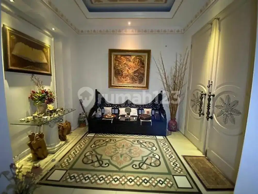 Rumah Cantik Model Classic Siap Huni di Jagakarsa Jakarta Selatan