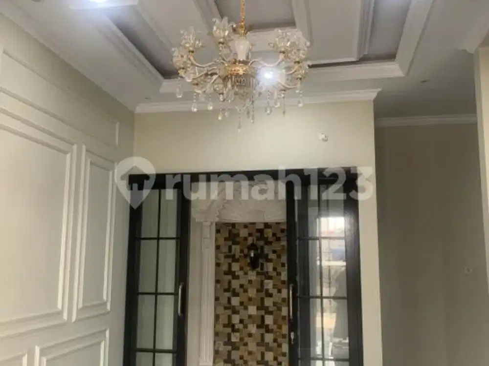 Rumah 3 Lantai Bagus di Jagakarsa, Jakarta Selatan