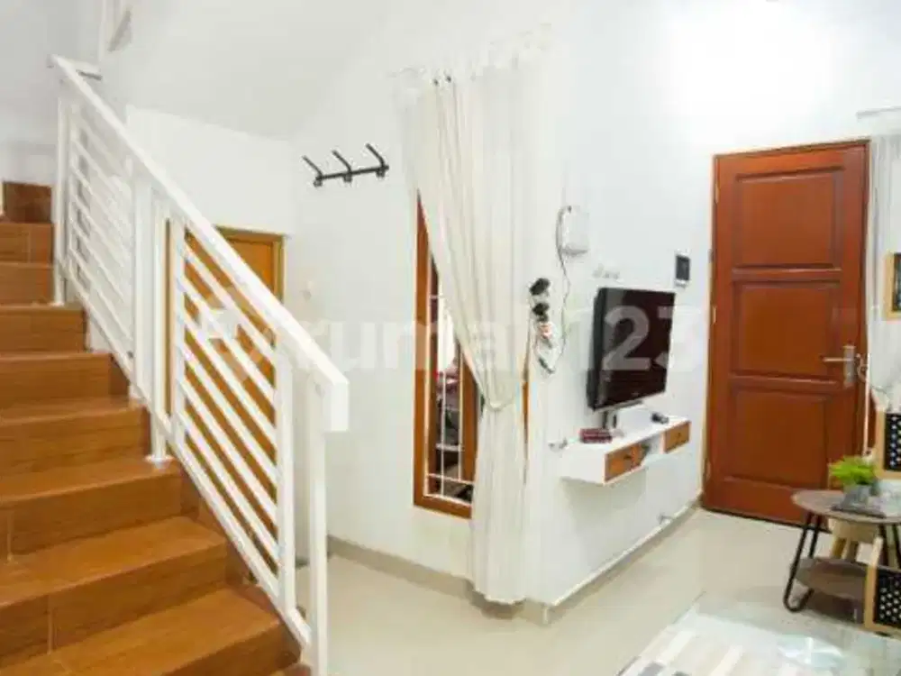 Rumah Dalam Komplek 2 Lantai, di Kebagusan, Lokasi Strategis