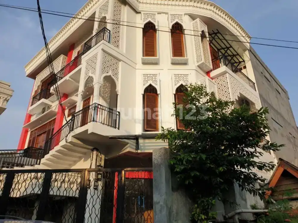 Rumah 5 Lantai Di Johar Baru, Lokasi Aman