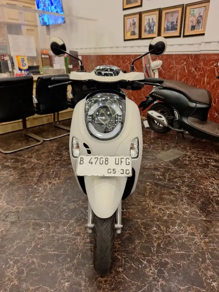 Hub ima SCOOPY PRESTIGE 2025 KM LOW . BISA COD SE JABODETABEK