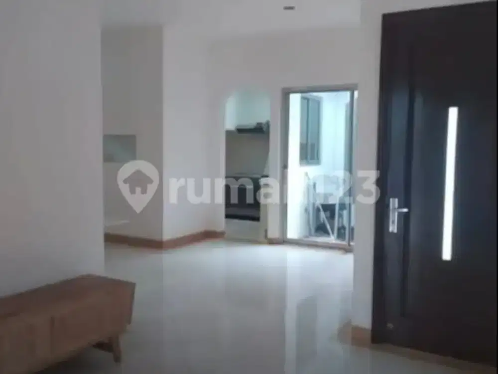 Rumah 2 Lantai Bagus di Pasar Minggu, Jakarta Selatan