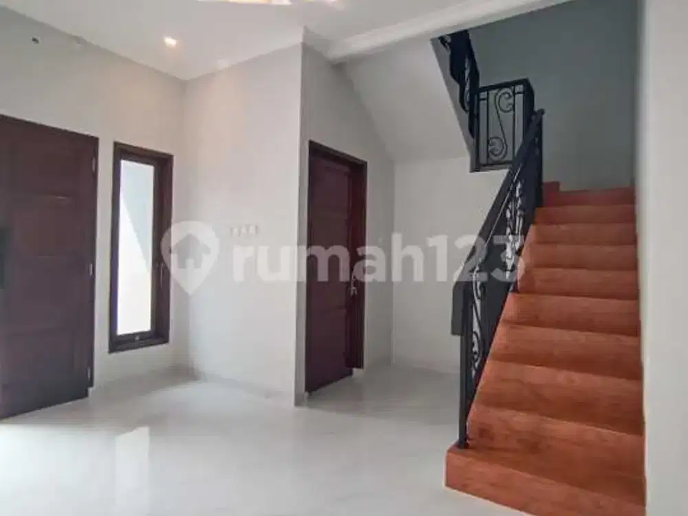 Rumah 2 Lantai Bagus di Pasar Minggu, Jakarta Selatan