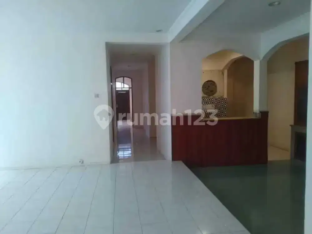 Rumah Di Pondok Labu, Jakarta Selatan, Lokasi Strategis
