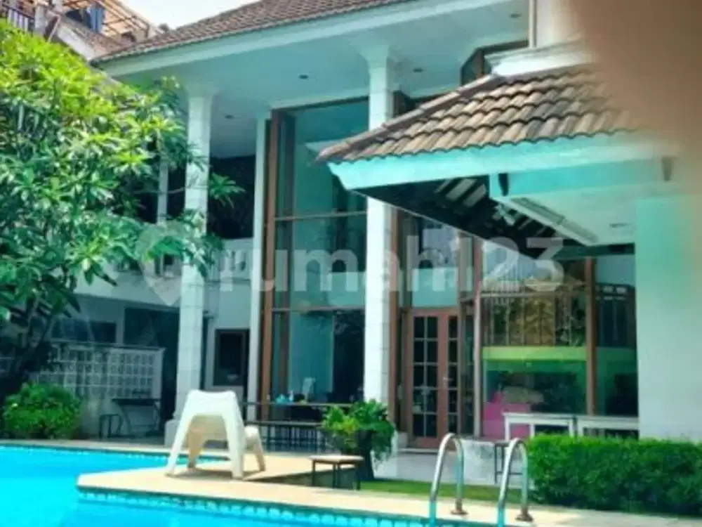 Rumah 2 Lantai Bagus di Kebayoran Baru, Lingkungan Aman