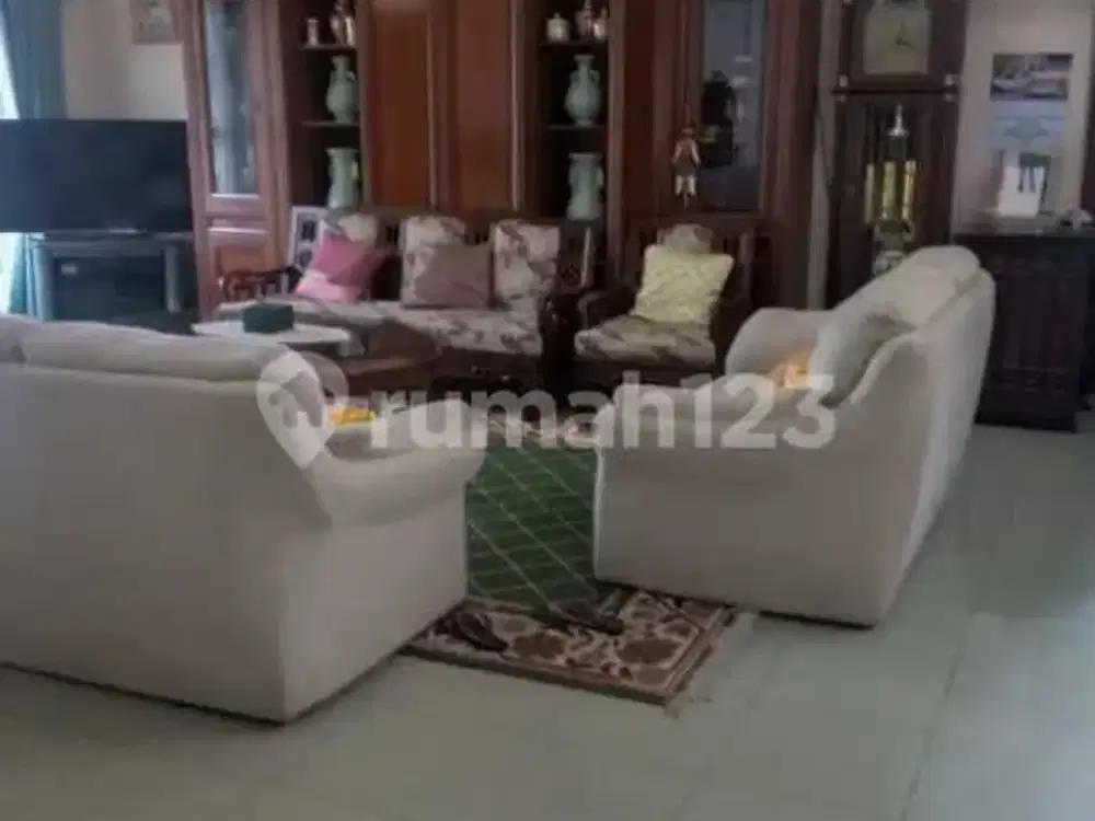 2 Unit Rumah Pekarangan Luas, Sejuk di Jagakarsa, Jakarta Selatan