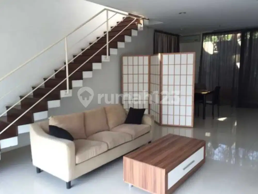 Rumah 2 Lantai Dalam Town House di Cilandak, Jakarta Selatan