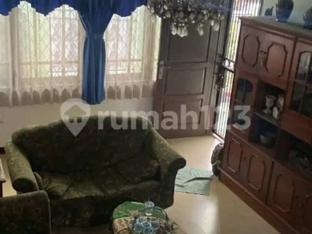 Rumah Lama Masih Terawat 2 Lantai di Jagakarsa, Lokasi Strategis