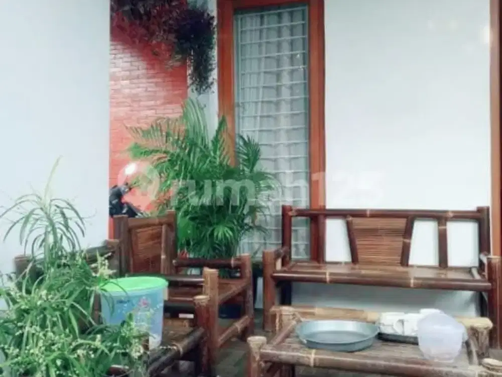 Rumah Bagus 2 Lantai Dalam Komplek di Limo Cinere