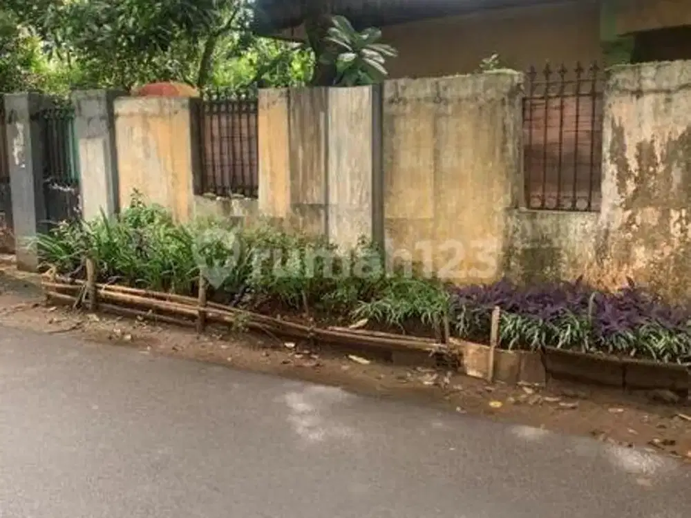 Rumah Tua Hitung Tanah di Jagakarsa Jakarta Selatan