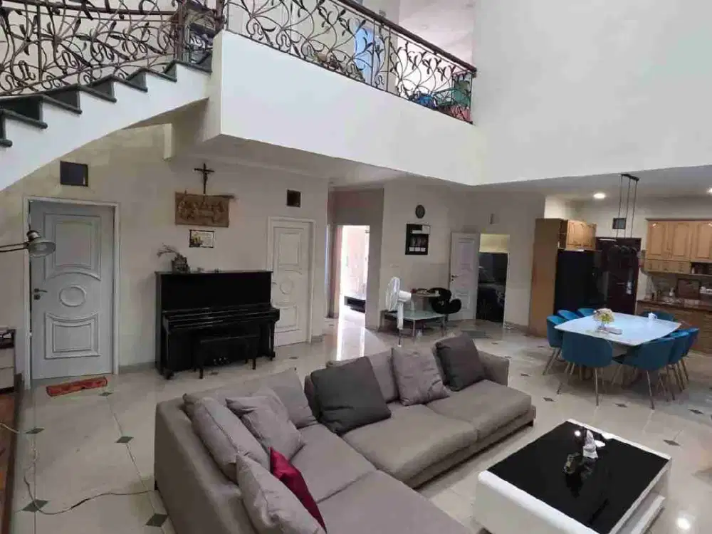 Dijual Rumah Strategis di Senayan Bintaro Tangerang Selatan