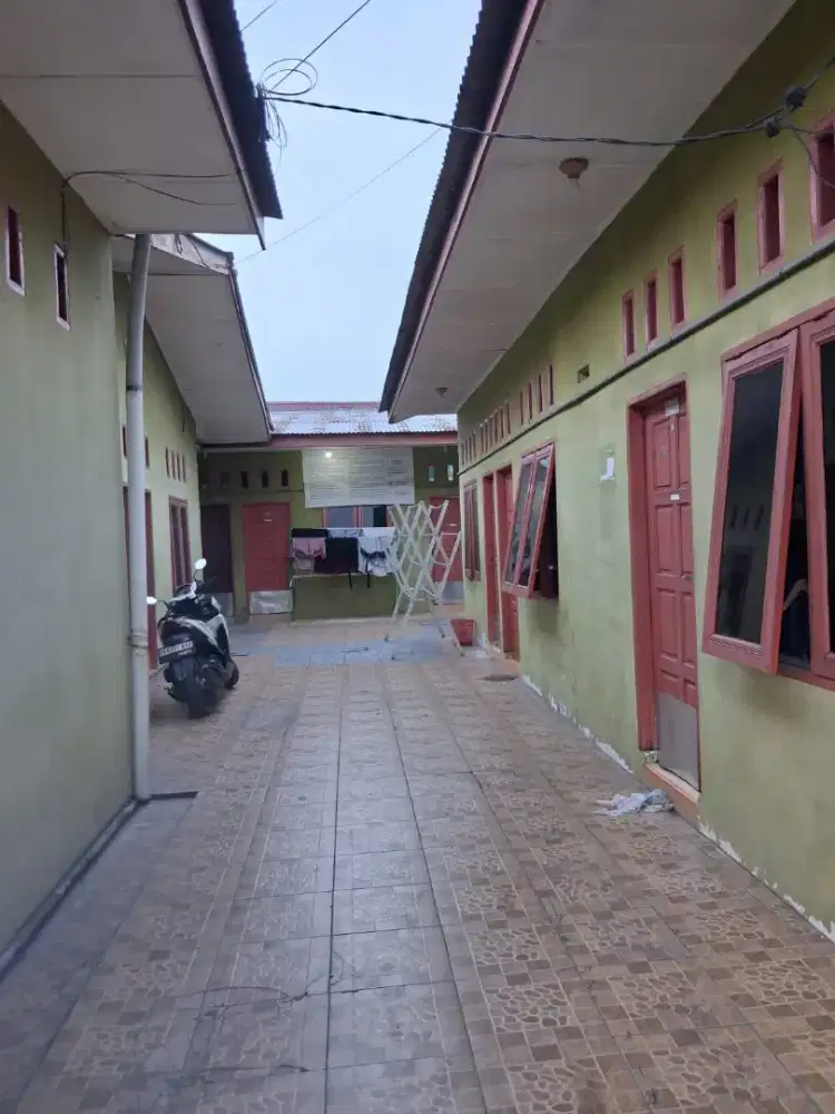Dijual kost eks klusif 1 lantai dengan 8 kamar cepaatt