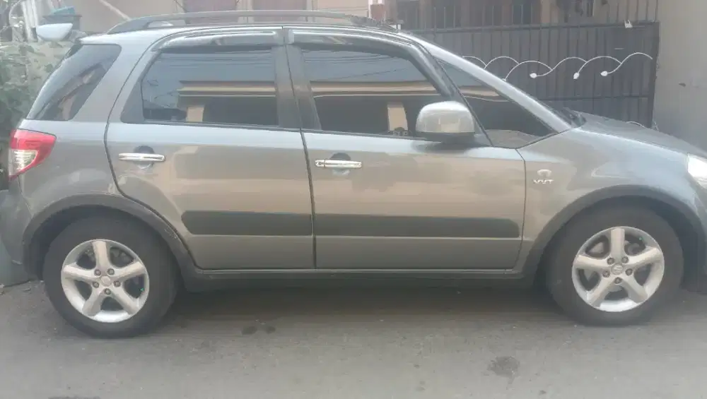 [JUAL CEPAT] Mobil Suzuki SX4 X-Over Matic 2009