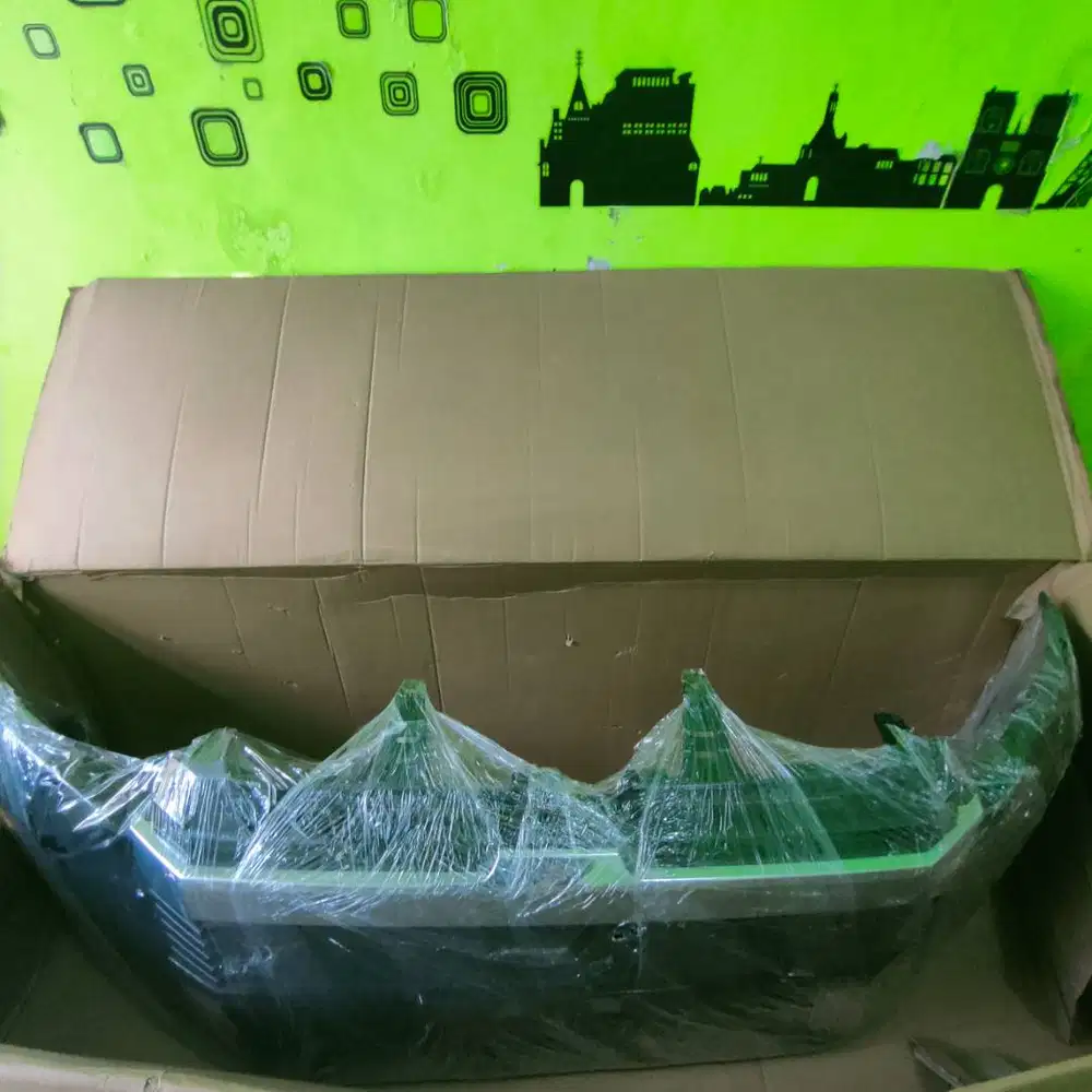 Bemper belakang premio