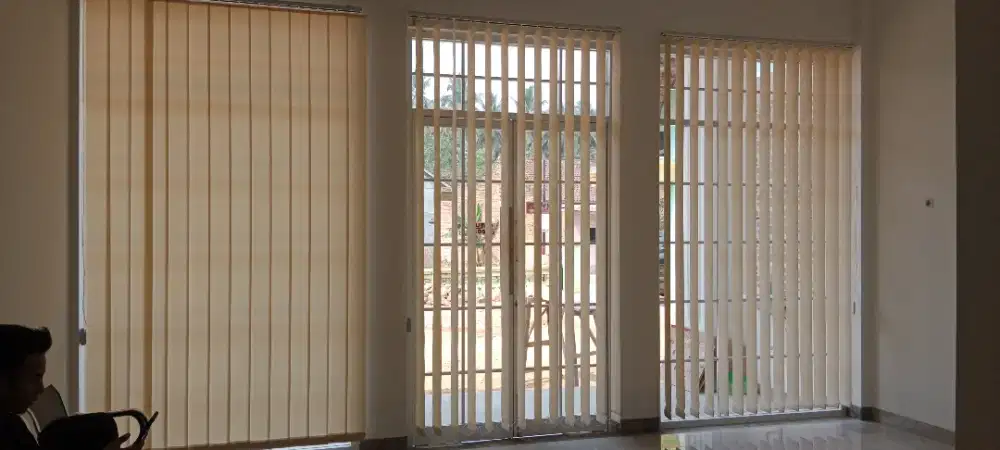 Tiria vertikal blind
