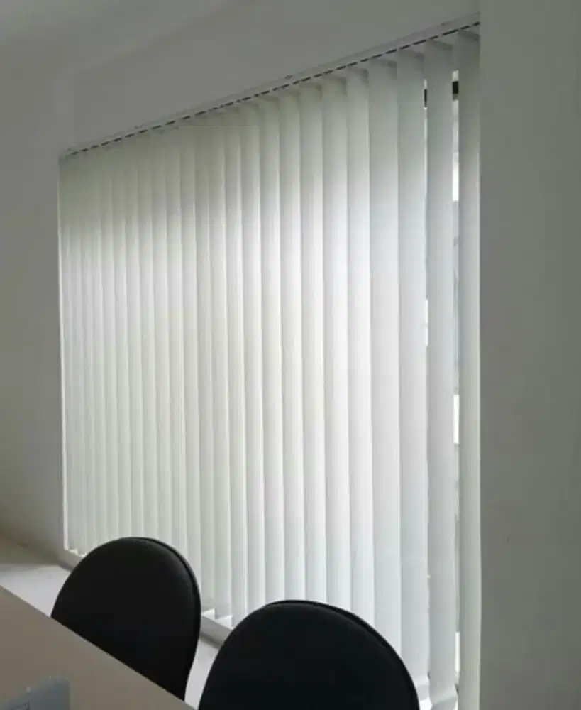 Hordeng kantor vertikal blind