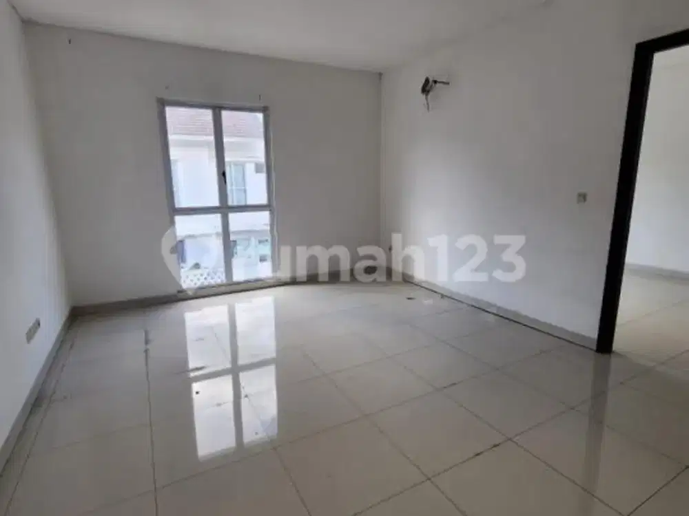 Disewakan Cepat Rumah 2 Lantai Lebar 12 Cluster Palm Spring, Cakung, Jakarta Timur, 028