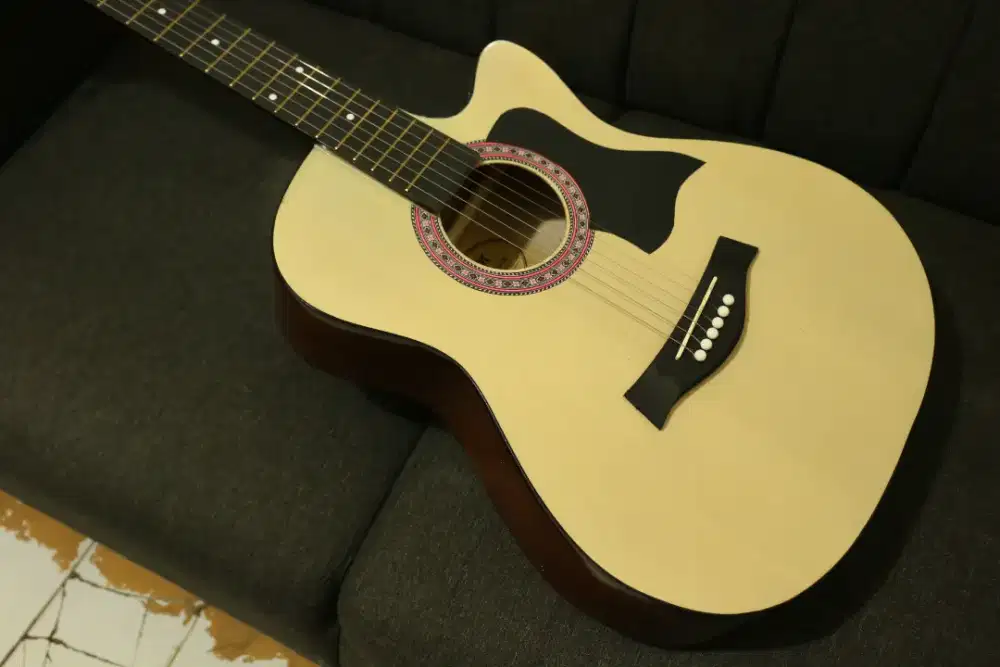 Gitar akustik Taylor baru siap antar cod bayar di tempat
