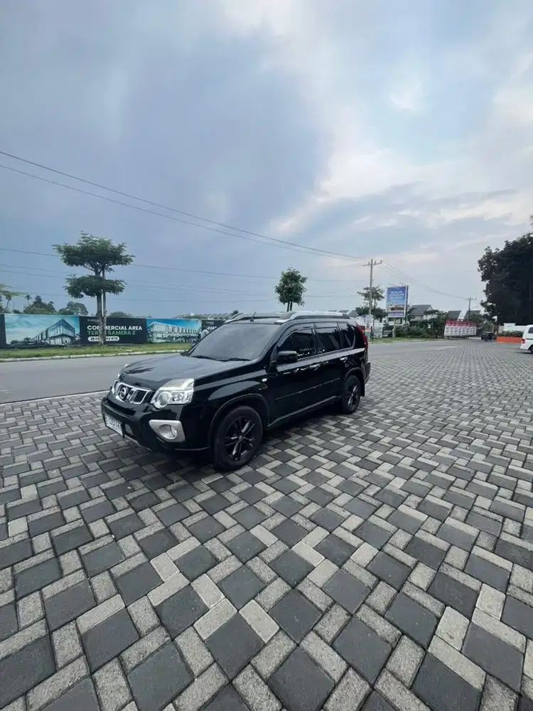 Dijual mobil nissan xtrail Plat B