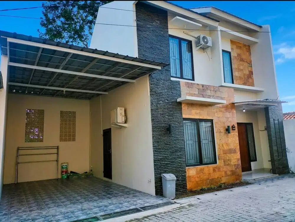 DISEWAKAN RUMAH 2 LANTAI DALAM CLUSTER JL WIBAWA MUKTI JATIASIH
