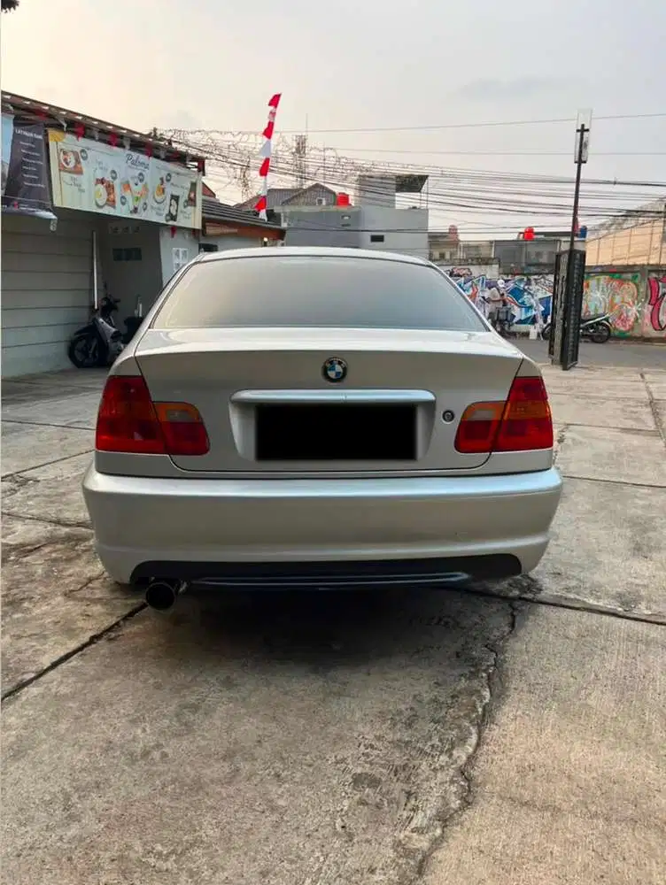 BMW 318i 2002 Hybrid
