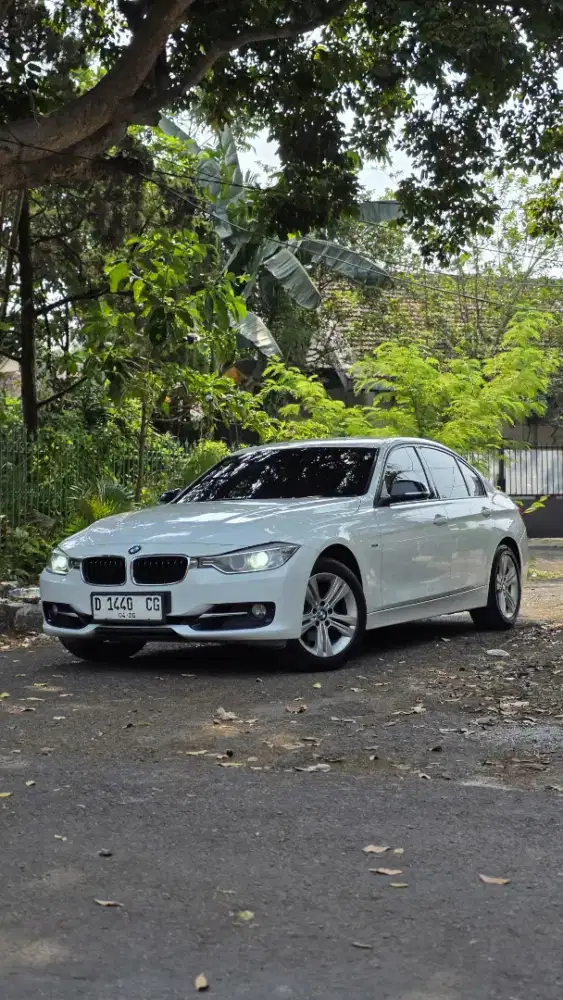 BMW 320i F30 Sport Line AT