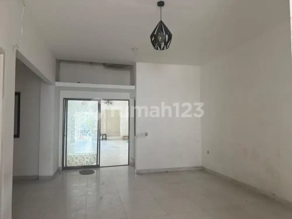 Disewakan Murah Rumah 2 Lantai Cluster Alamanda, Jakarta Garden City, Cakung, 015